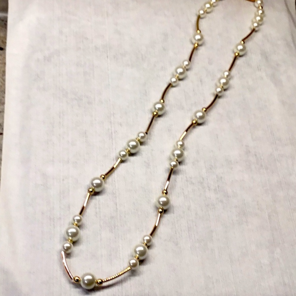 Monet gold/pearls necklace,